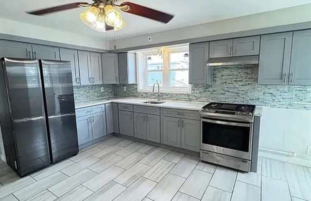 309 E 17th Street 2 photos photos