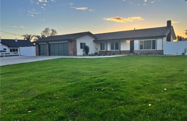 6990 East Avenue photos photos