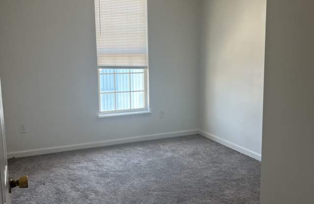1038 Logan - 2 Gallery 2