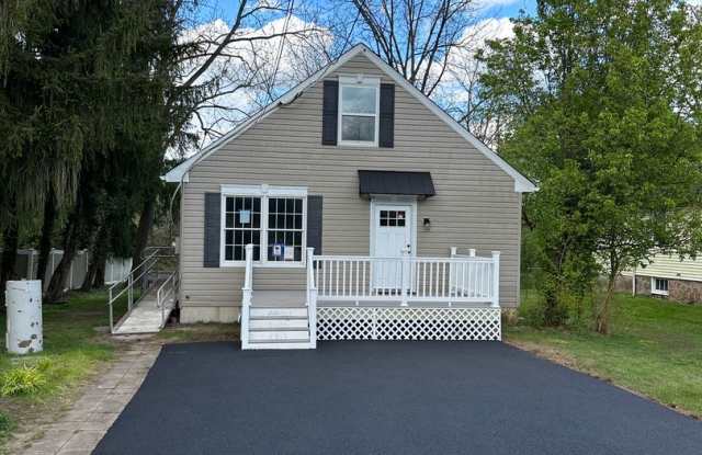 Beautiful 4bd 2 bath for Rent single home with large yard and Basement in Ivyland Borough - 49 Chase Avenue, Ivyland, PA 18974 Beautiful 4bd 2 bath for Rent single home with large yard and Basement in Ivyland Borough - 49 Chase Avenue, Ivyland, PA 18974
