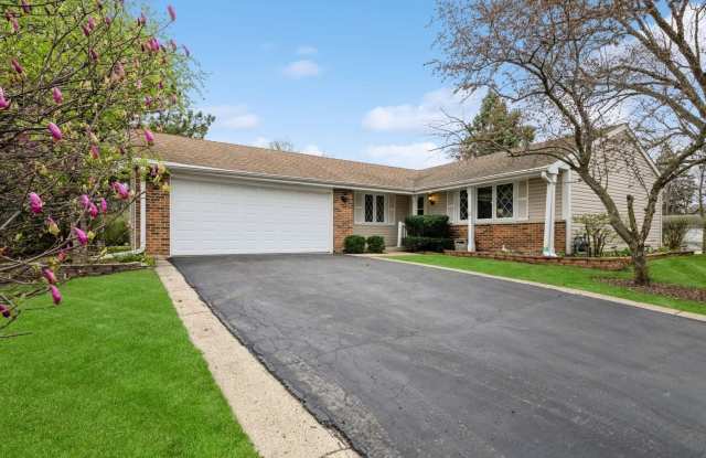 110 Green Meadow Court photos photos