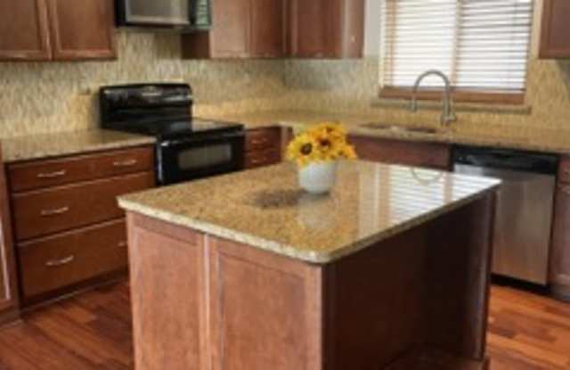 602 Orange Dr - 602 Orange Drive, Altamonte Springs, FL 32701
