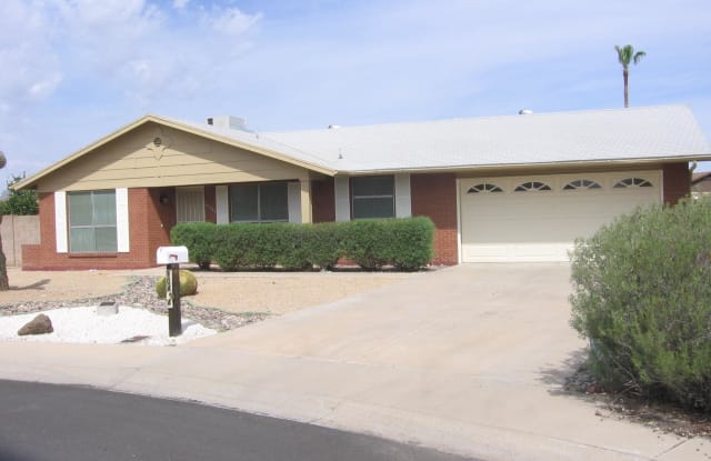 10434 W LAWRENCE Lane - 10434 West Lawrence Lane, Peoria, AZ 85345