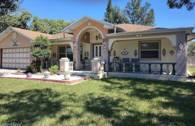 616 Charlotte Ave - 616 Charlotte Avenue, Tarpon Springs, FL 34689