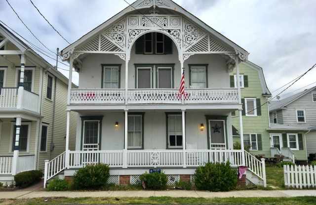 35 1/2 Olin Street unit: A photos photos