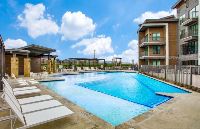 Senior Housing- Vibrant Adult Community - Vista at Rayzor Ranch photos photos