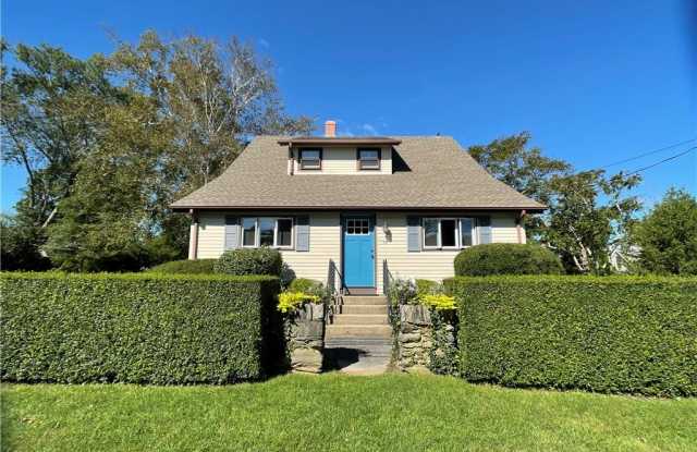 34 Howland Avenue - 34 Howland Avenue, Newport County, RI 02835