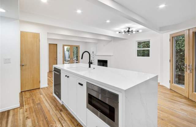 404 Prospect Street Gallery 4