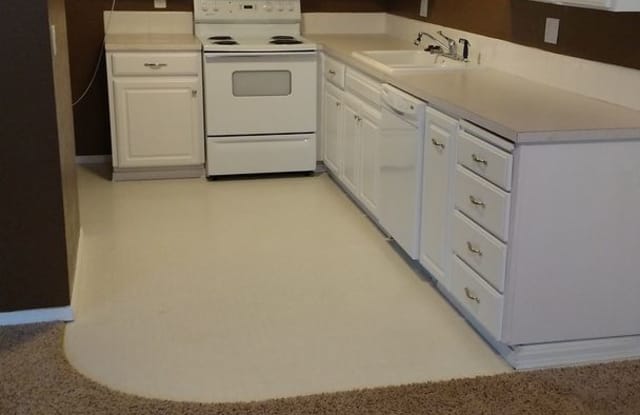 652 Loree Pl Gallery 3