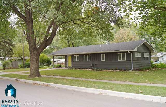 7101 Joyce Avenue Gallery 2