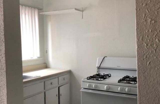 688 Shatto Pl 310 - 688 Shatto Place, Los Angeles, CA 90005