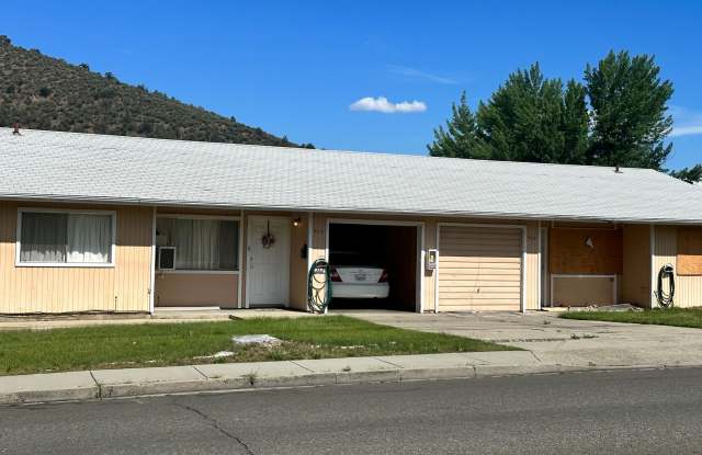 924 S Oregon St photos photos