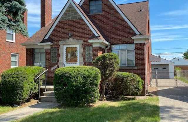 15352 Sprenger Ave - 15352 Sprenger Avenue, Eastpointe, MI 48021
