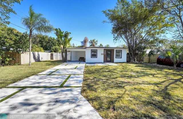712 NE 3rd Ter - 712 Northeast 3rd Terrace, Pompano Beach, FL 33060