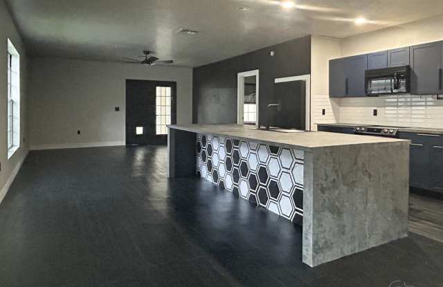3620 Northeast 20th Place Gallery 4