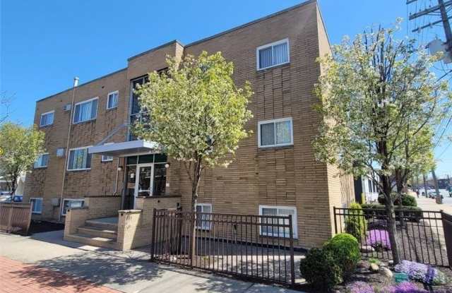 1675 Woodward Avenue - 1675 Woodward Avenue, Lakewood, OH 44107