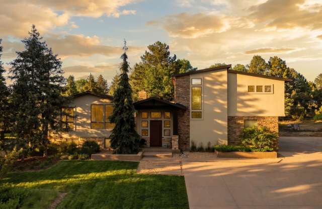A Private Luxury Retreat in Greenwood Village Gallery 1