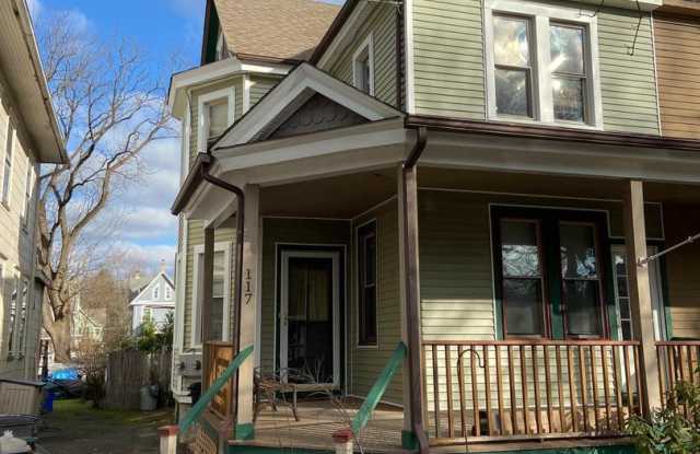 117 W SUMMIT AVENUE Gallery 2