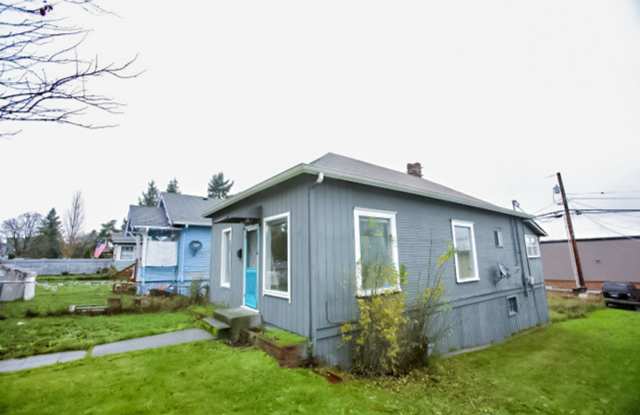 Charming 2 Bedroom 1 Bath Home - Downtown Everett Gallery 4