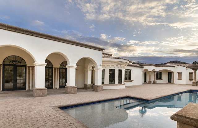 6770 E Bluebird Ln Gallery 3