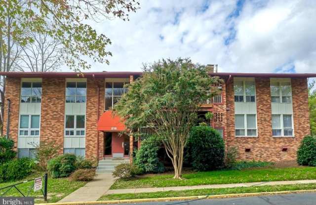 216 PARK TERRACE Court SE unit: 98 - 216 Park Terrace Court Southeast, Vienna, VA 22180