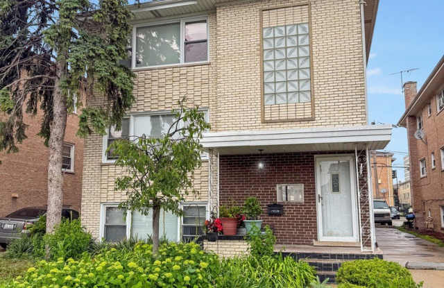 8514 W Catalpa Street photos photos