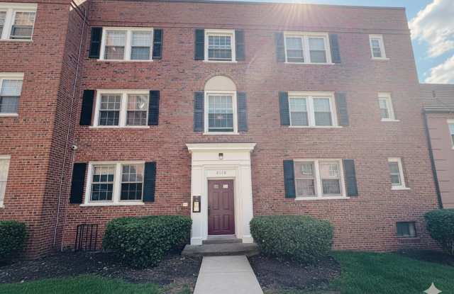 Furnished 1-Bedroom Condo in Fairfax Village with In-unit Washer/Dryer Combo!! photos photos