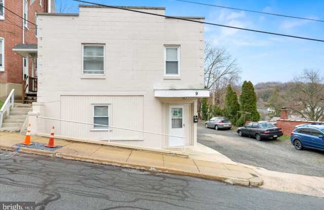 9 N CHURCH Street unit: 1R photos photos