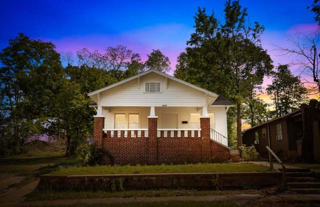 Cozy and Newly Renovated 3 Bedroom 1.5 Bath Home Available Now! photos photos