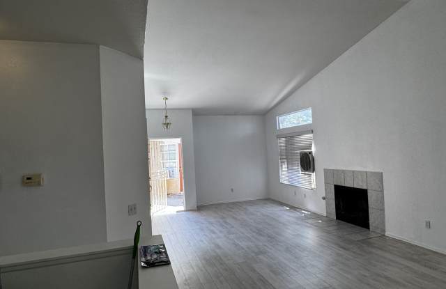 14724 Rockrose Street Gallery 3