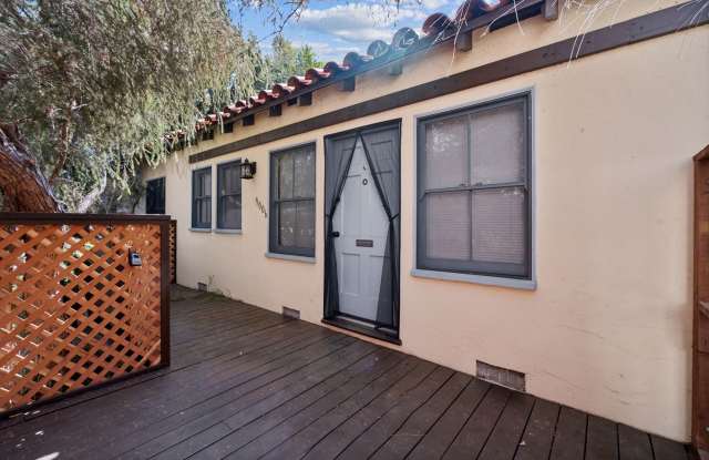 Private and comfortable 1 bed, 1 bath bungalow-style apartment in a West Hollywood triplex - 9006 Rangely Avenue, West Hollywood, CA 90048