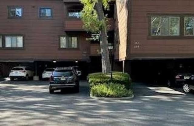 299 SUNSET KEY - 299 Sunset Key, Secaucus, NJ 07094