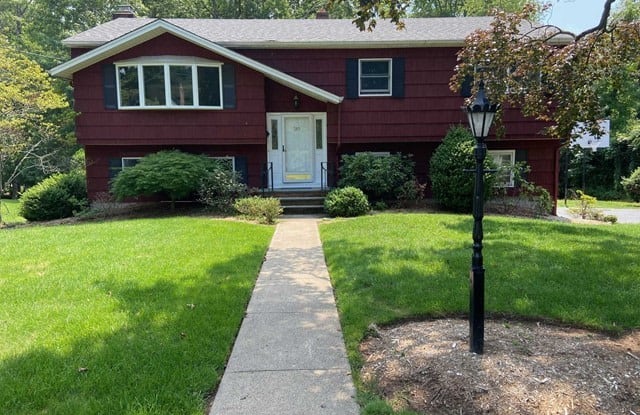 389  Queens Court - 389 Queens Court, Ridgewood, NJ 07450