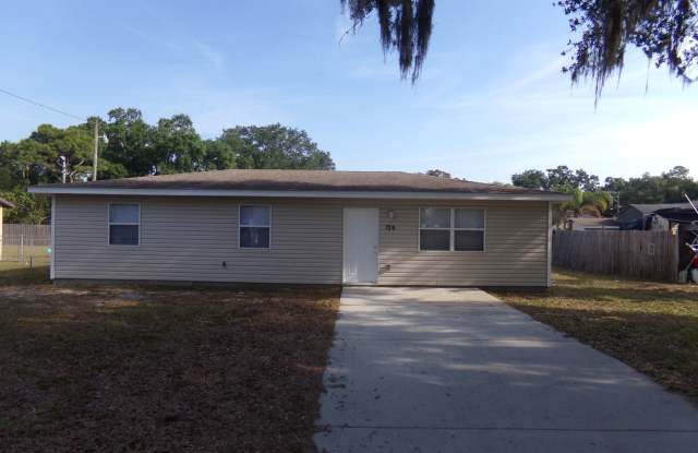 Three-Bedroom Auburndale Home with Large Yard! photos photos
