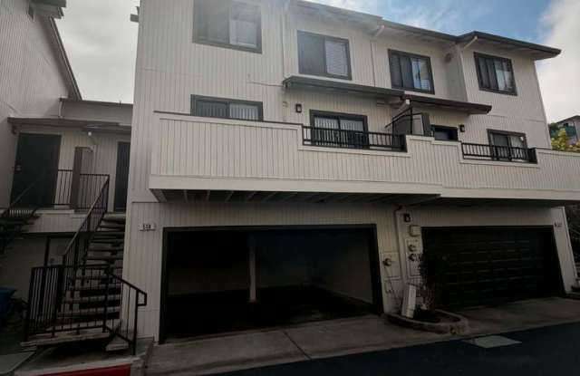 BEAUTIFULLY UPGRADED VALLEJO CONDO WITH TWO-CAR GARAGE! Gallery 3