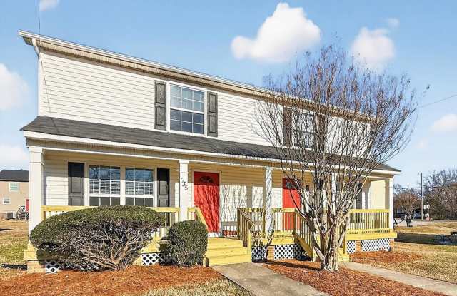 Spacious Two Bedroom Townhome In Kannapolis photos photos