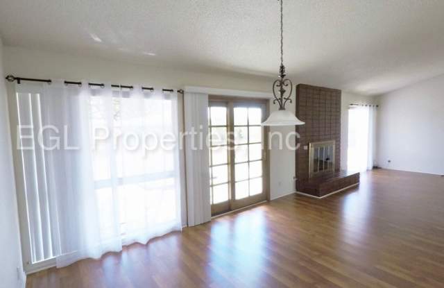 24272 Hatteras Street Gallery 3