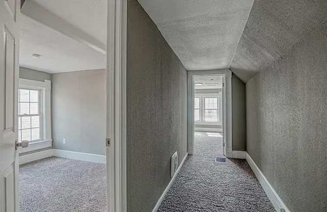 35 South 8th Street - 35 South 8th Street, Kansas City, KS 66101