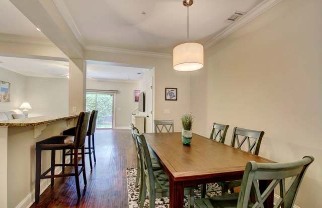 306 Reserve Lane Gallery 4