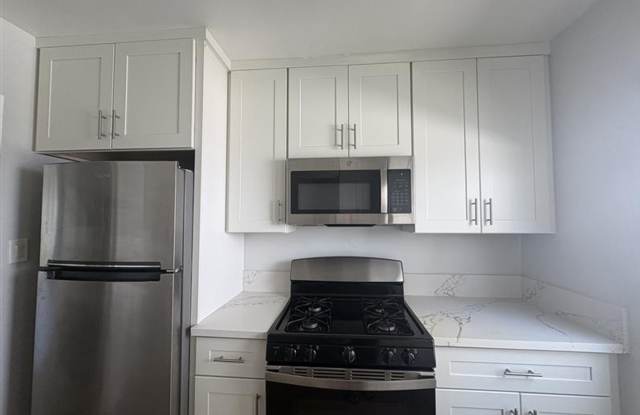 201–209 E 12th Street in Long Beach, photos photos