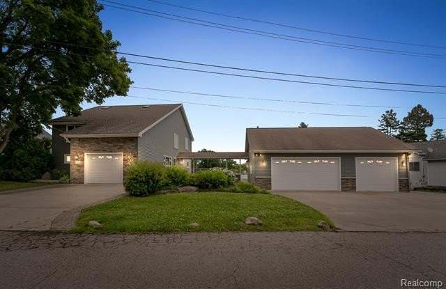 6628 Longworth Drive Gallery 3