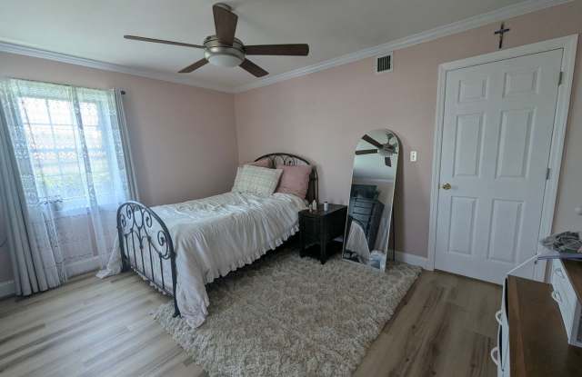 Renovated 1-Bedroom Apartment with Water Views, Private Entrance & Utilities Included Gallery 3