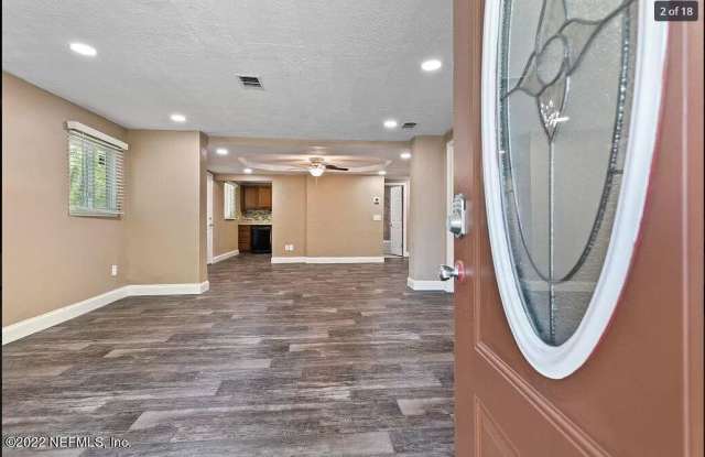 10501 Wooster Drive Gallery 2