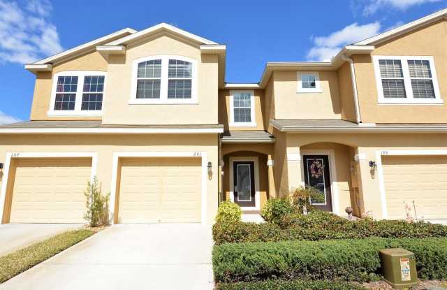 OVIEDO 3br 2.5ba townhome in Arborview Park. Tile floors, Community Pool, 1 car garage... photos photos