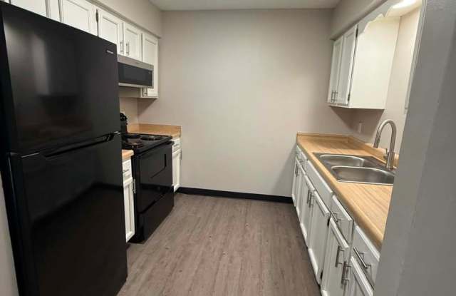 Oak Pointe Apartments Gallery 1