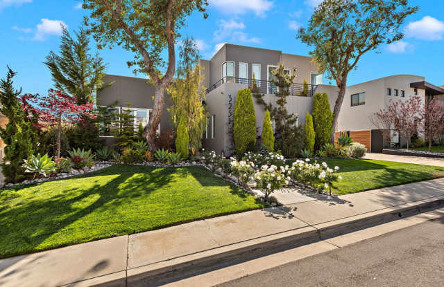 Luxury Laguna Beach Rental – Panoramic Views  Designer Comfort photos photos