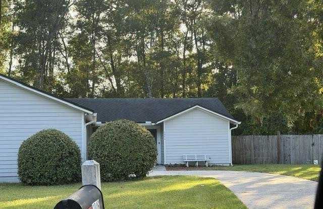 3046 BLUE HERON Drive S Gallery 1
