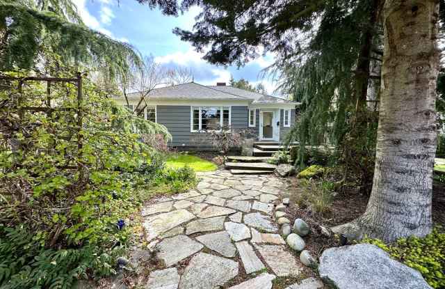 Darling Bungalow in the heart of Broadview!!!! photos photos