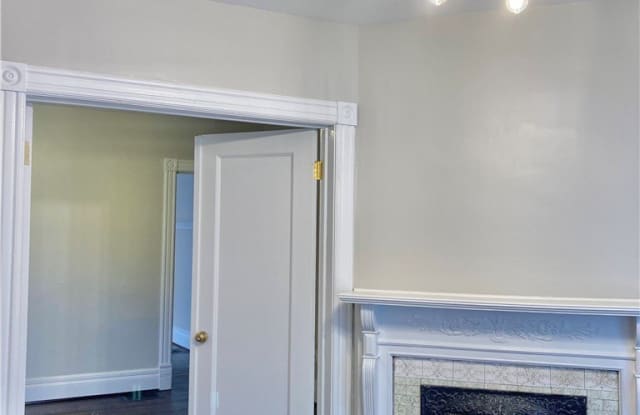 62 Trinity Place Gallery 4
