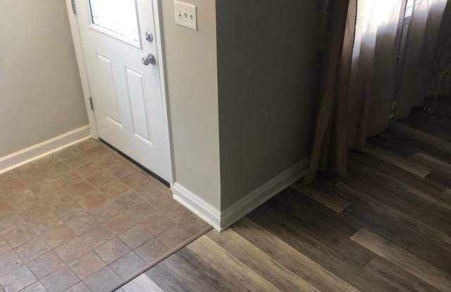 Fully Renovated Townhome in Cherry Hill Manor Gallery 4